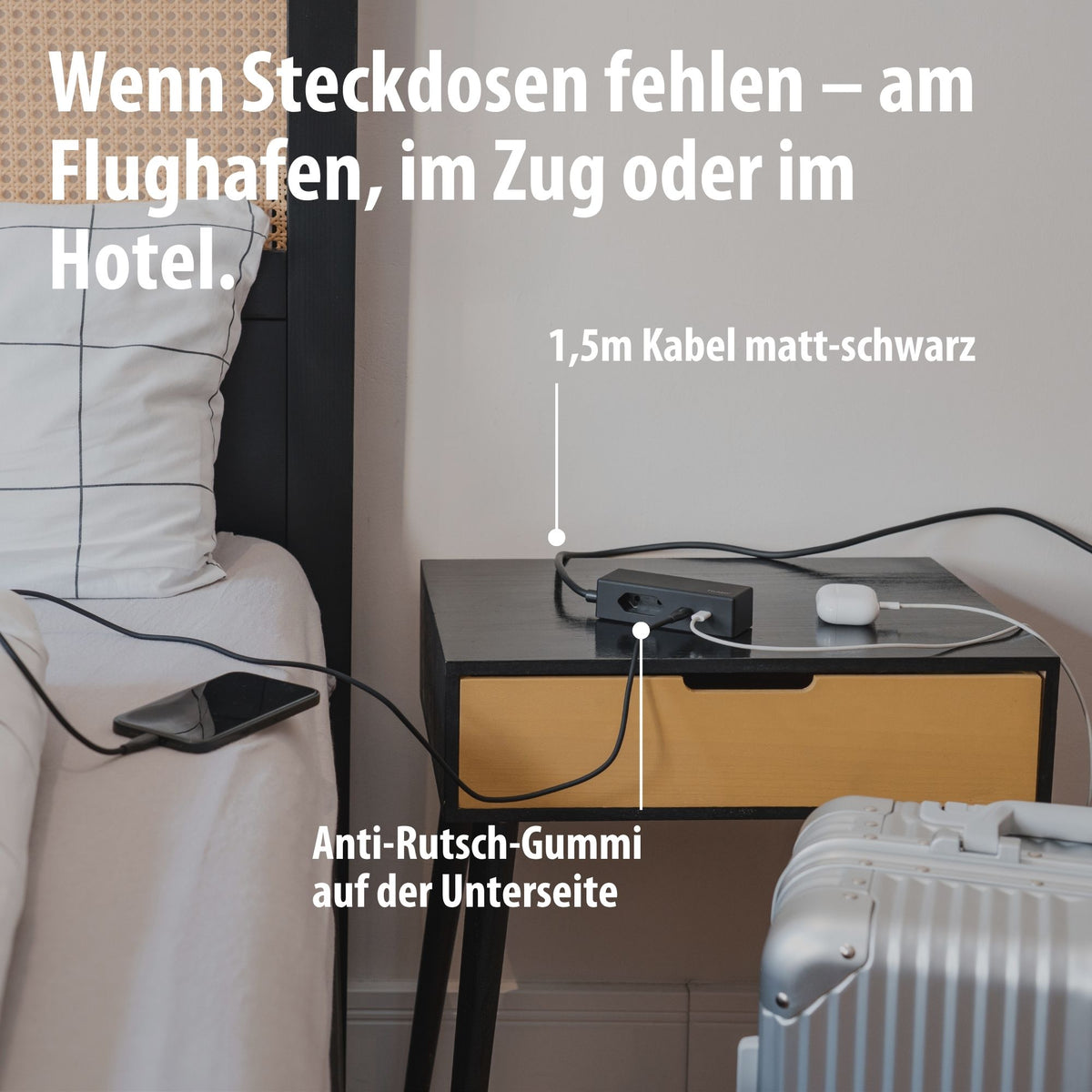 hugo! TRAVEL auf dem Nachttisch mit 1,5 m Kabel und Anti-Rutsch-Fläche.