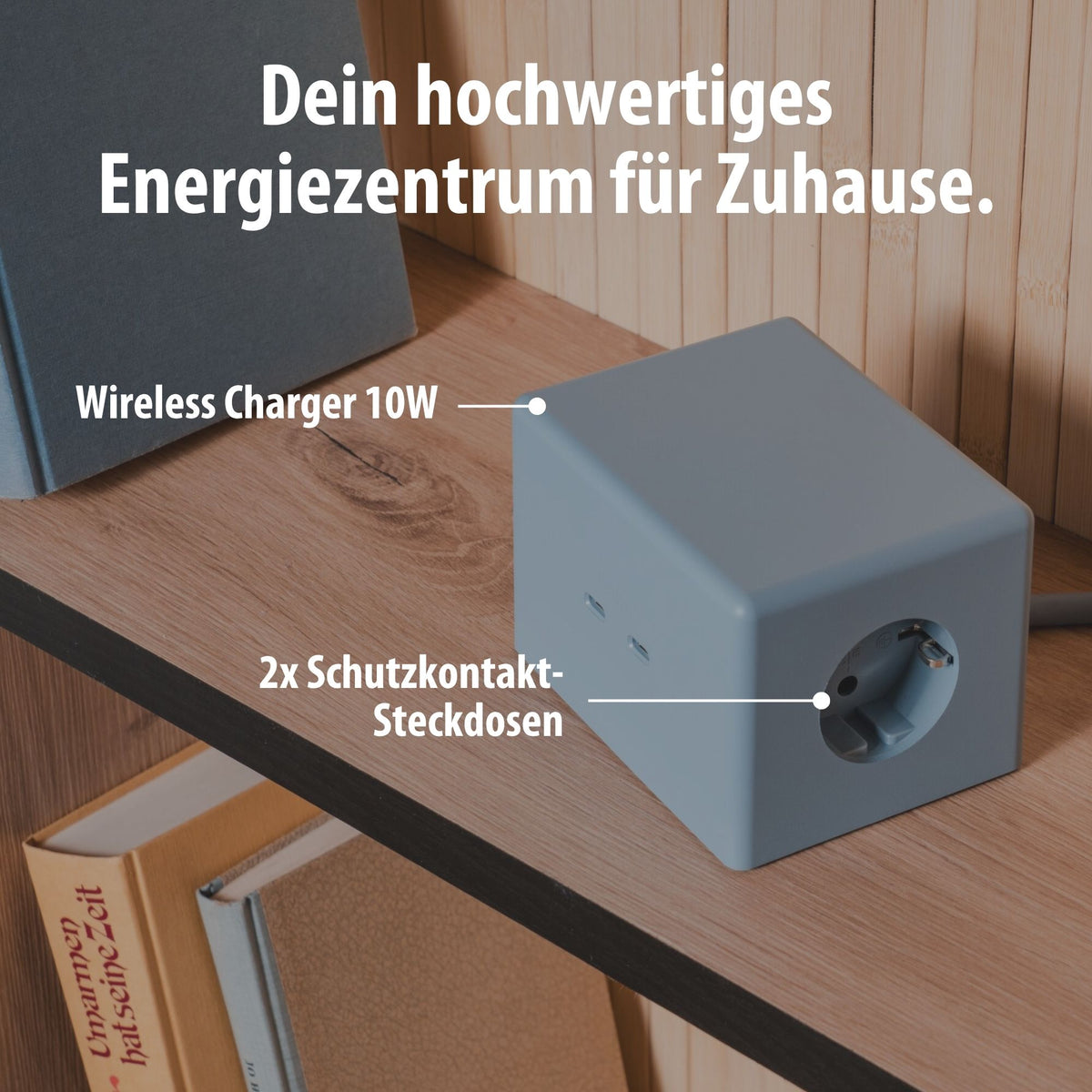 Charging Blauer hugo! ONE mit Wireless Charging und zwei Steckdosen.