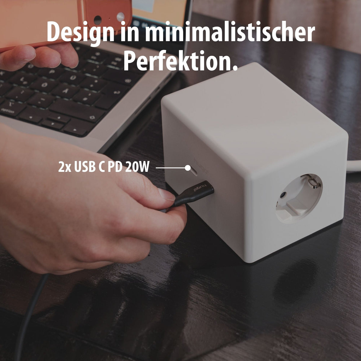 USB C-Kabel wird an den hugo! ONE angeschlossen.
