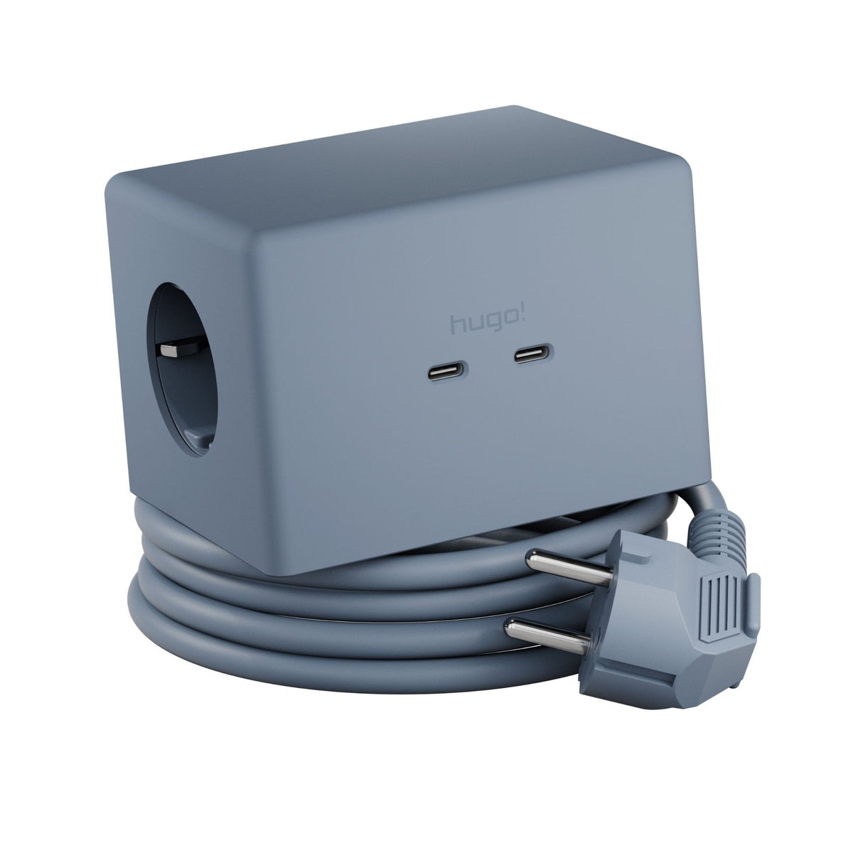Blauer hugo! ONE mit USB C Anschlüssen, Steckdose und Kabel.